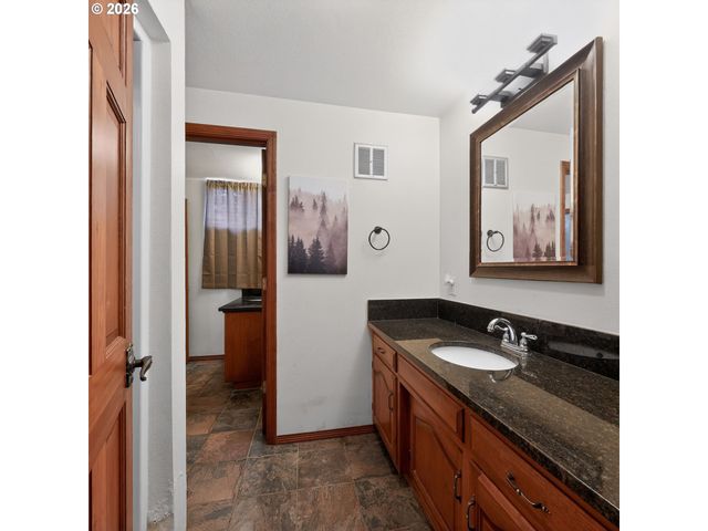 735 Sw MILL St, Sheridan, OR 97378