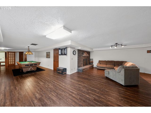 735 Sw MILL St, Sheridan, OR 97378