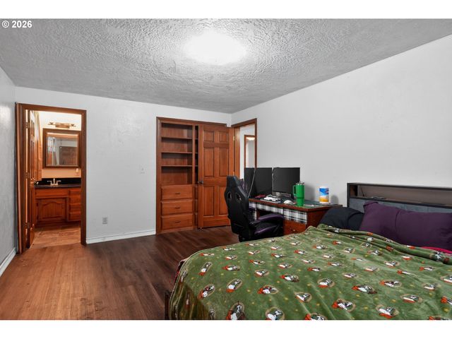 735 Sw MILL St, Sheridan, OR 97378