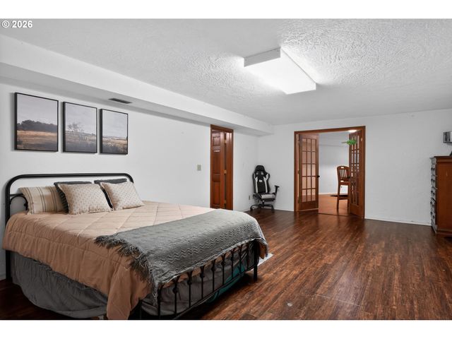 735 Sw MILL St, Sheridan, OR 97378