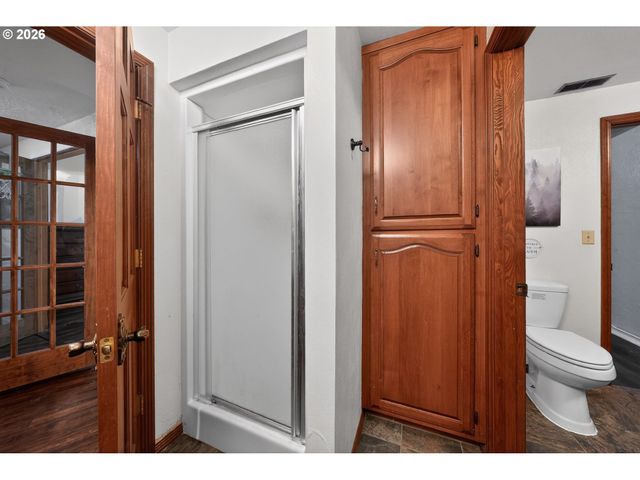 735 Sw MILL St, Sheridan, OR 97378