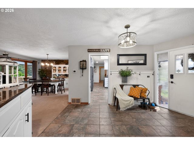 735 Sw MILL St, Sheridan, OR 97378