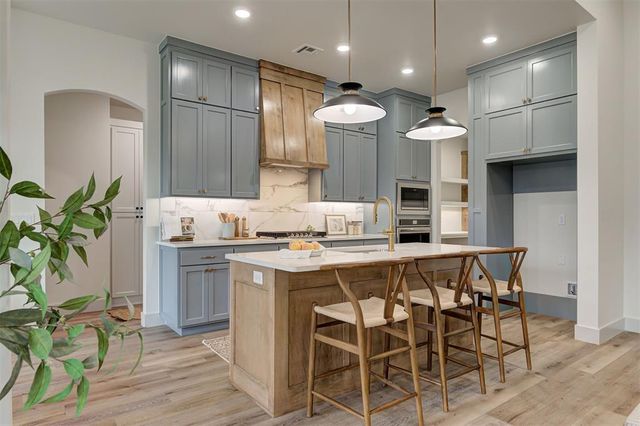 5620 NW 154th Terrace, Edmond, OK 73013