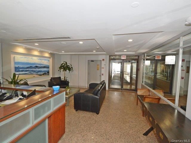 360 Shore Road 5E, Long Beach, NY 11561