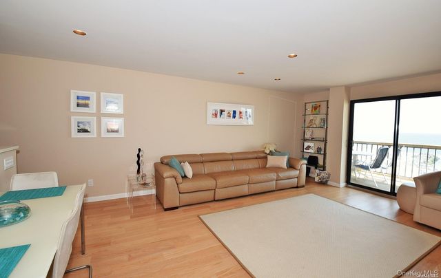 360 Shore Road 5E, Long Beach, NY 11561