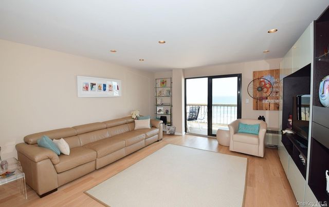 360 Shore Road 5E, Long Beach, NY 11561