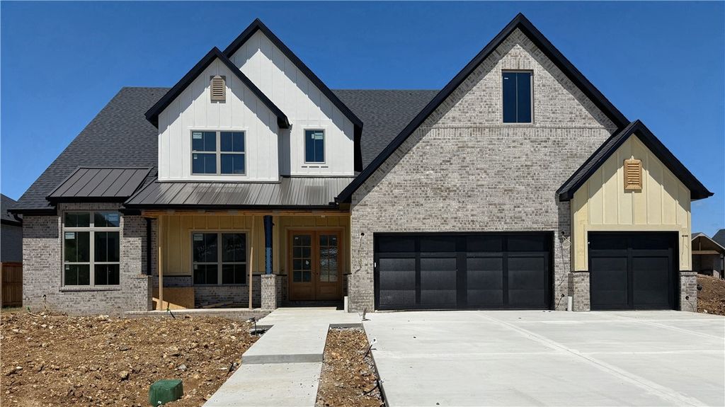 8813 W Comet Drive, Bentonville, AR 72713