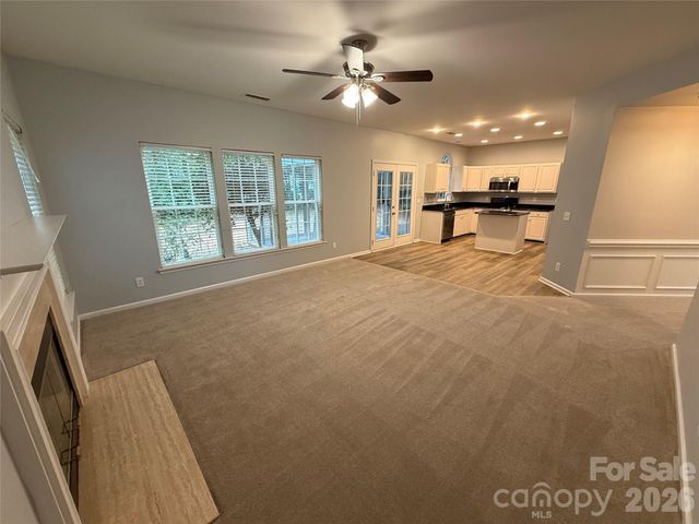 9339 Autumn Applause Drive, Charlotte, NC 28277