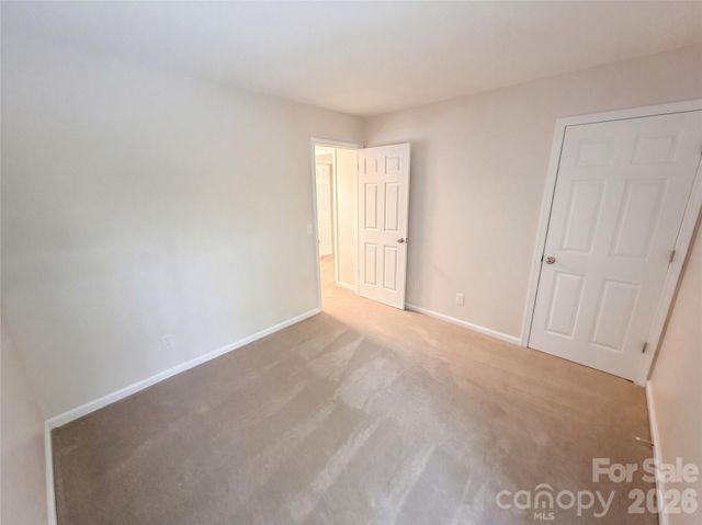 9339 Autumn Applause Drive, Charlotte, NC 28277