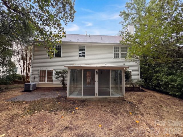 9339 Autumn Applause Drive, Charlotte, NC 28277