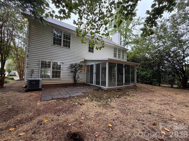 9339 Autumn Applause Drive, Charlotte, NC 28277
