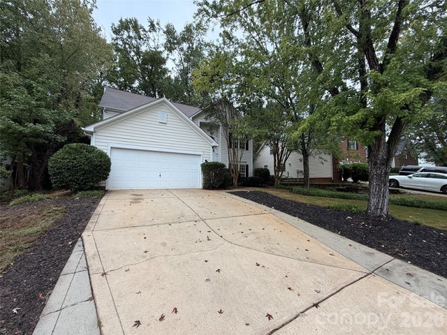 9339 Autumn Applause Drive, Charlotte, NC 28277