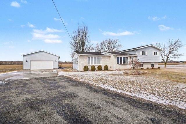 2419 N Tower Beach Road, Pinconning, MI 48650