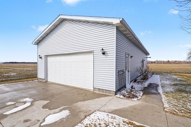 2419 N Tower Beach Road, Pinconning, MI 48650