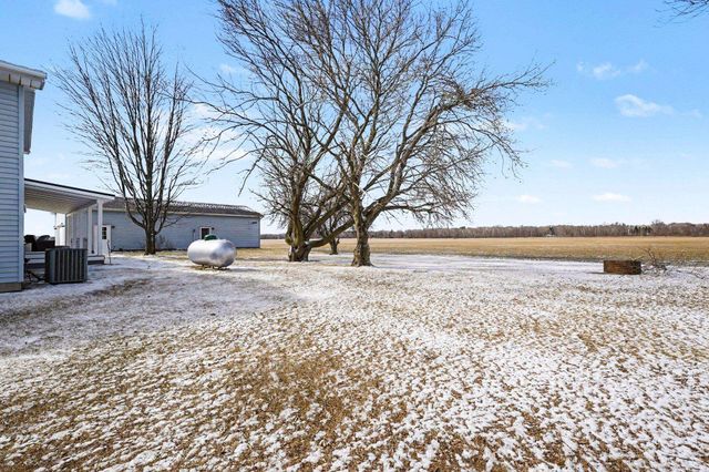 2419 N Tower Beach Road, Pinconning, MI 48650