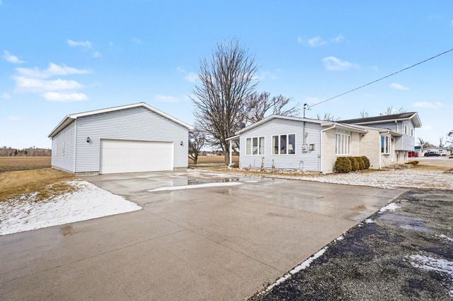 2419 N Tower Beach Road, Pinconning, MI 48650