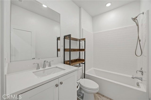 259 Siena, Lake Forest (el Toro), CA 92630