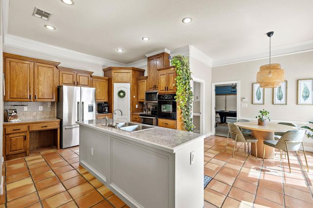 11808 Arnold LN, Austin, TX 78748