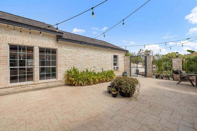11808 Arnold LN, Austin, TX 78748