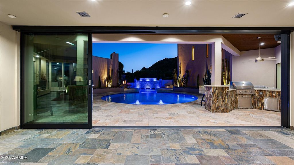 Image 12 of property listing at 36631 N PEACEFUL Place, Carefree, AZ 85377