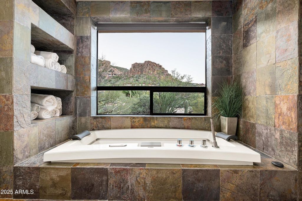 Image 35 of property listing at 36631 N PEACEFUL Place, Carefree, AZ 85377