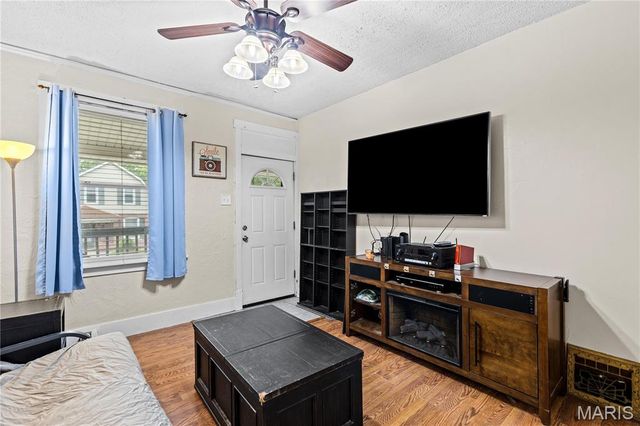 5132 Dresden Avenue, St Louis, MO 63116