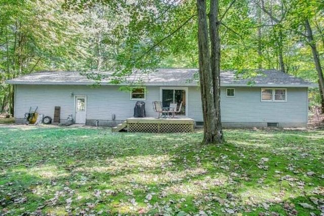 5771 Wintergreen Road, Pentwater, MI 49449