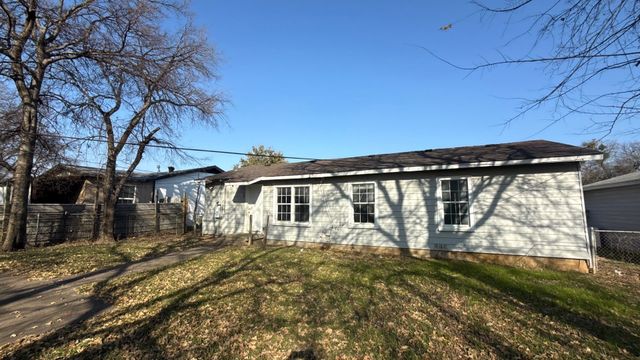 4248 Bertha Avenue, Fort Worth, TX 76105