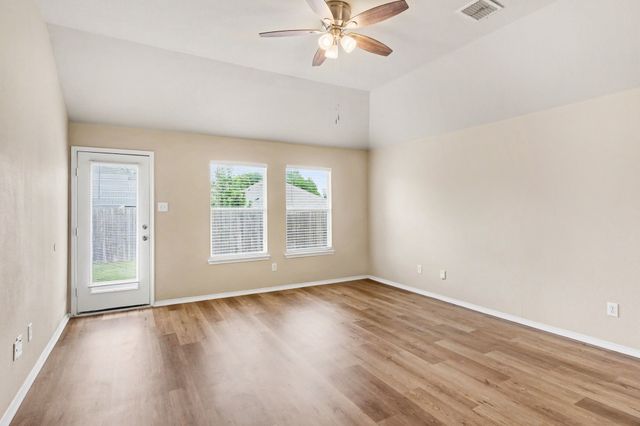 633 Horn Street, Crowley, TX 76036