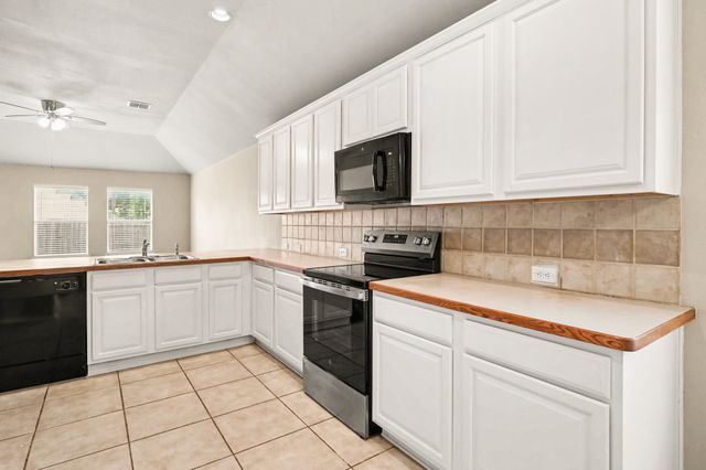 633 Horn Street, Crowley, TX 76036