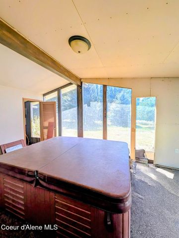 2405 Deer Park Rd, Bonners Ferry, ID 83805