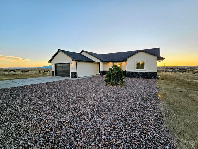 1151 N Red Granite Lane, Pueblo West, CO 81007