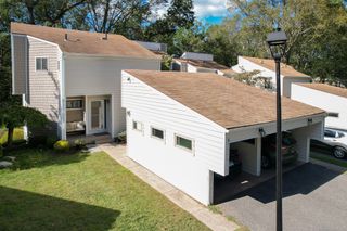 4 Currier Court 4, Cheshire, CT 06410