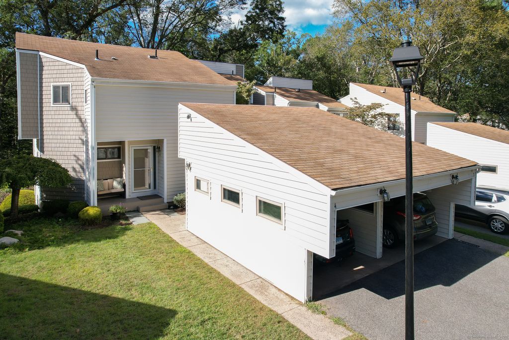 4 Currier Court 4, Cheshire, CT 06410