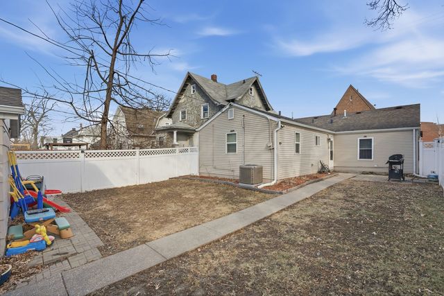 1532 30th Street, Rock Island, IL 61201