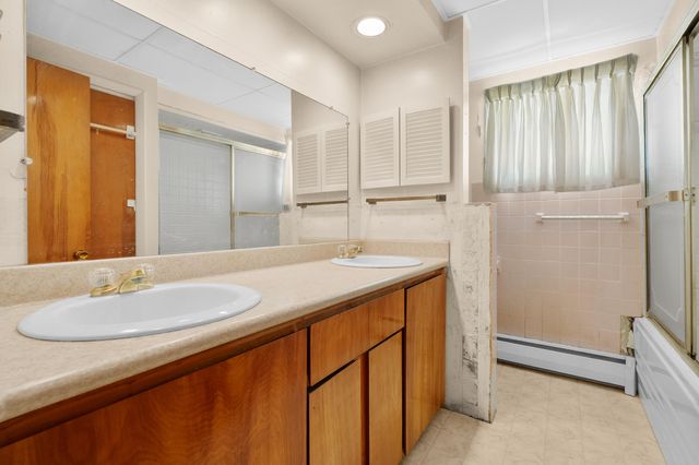 6287 Meadowview Avenue, Comstock Twp, MI 49048