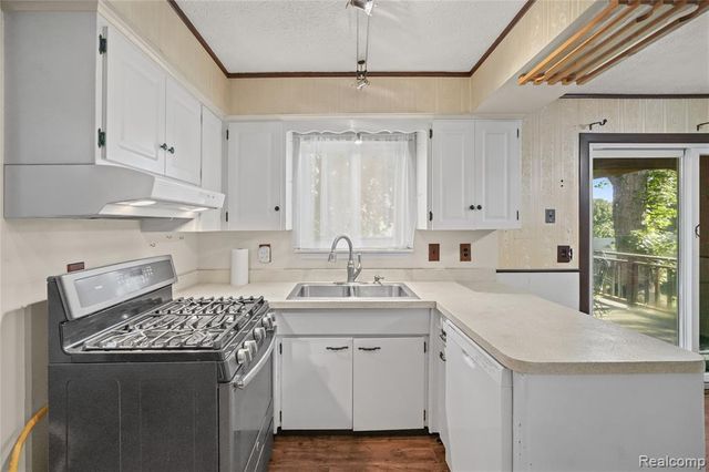 735 Amberwood Street, Auburn Hills, MI 48326