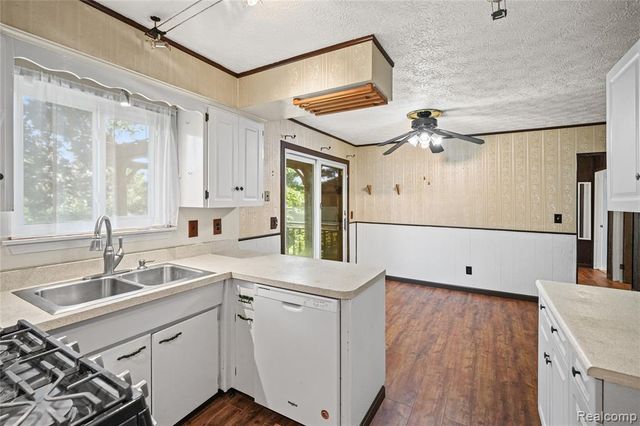 735 Amberwood Street, Auburn Hills, MI 48326