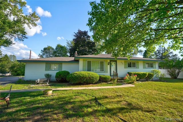 735 Amberwood Street, Auburn Hills, MI 48326