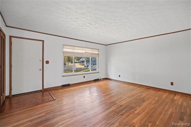 735 Amberwood Street, Auburn Hills, MI 48326