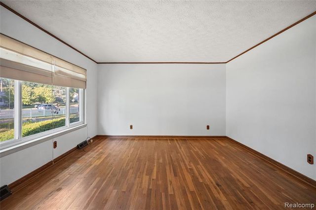 735 Amberwood Street, Auburn Hills, MI 48326