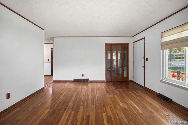 735 Amberwood Street, Auburn Hills, MI 48326