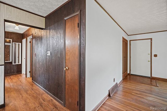 735 Amberwood Street, Auburn Hills, MI 48326