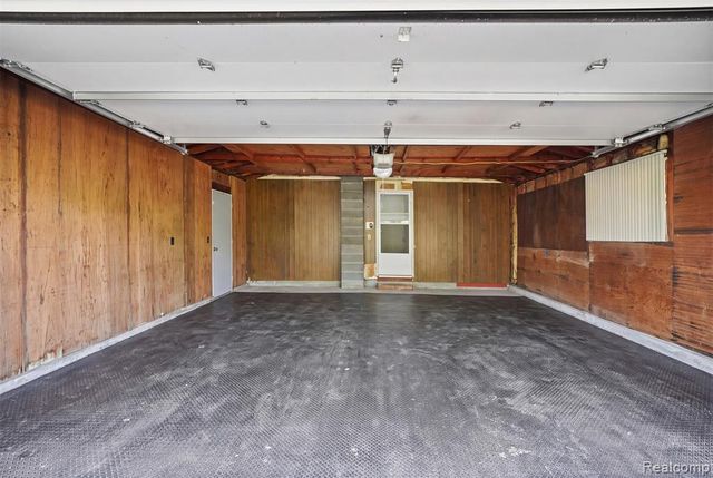 735 Amberwood Street, Auburn Hills, MI 48326