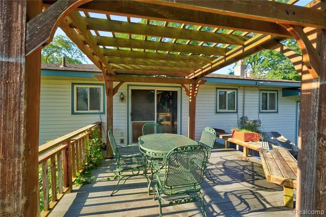 735 Amberwood Street, Auburn Hills, MI 48326