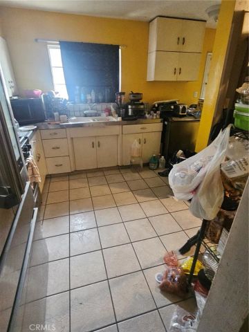 3216 Laurel, Bakersfield, CA 93304