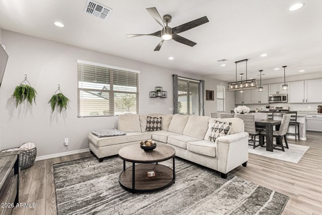 5722 W ATLANTIS Avenue, Phoenix, AZ 85043