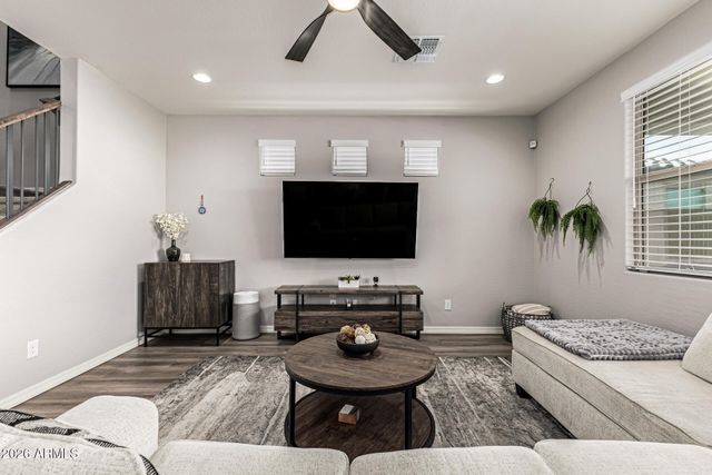 5722 W ATLANTIS Avenue, Phoenix, AZ 85043