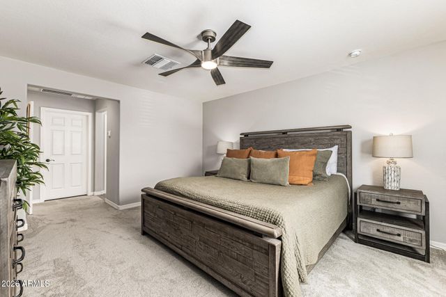 5722 W ATLANTIS Avenue, Phoenix, AZ 85043