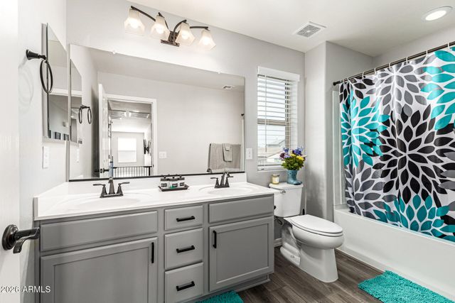 5722 W ATLANTIS Avenue, Phoenix, AZ 85043